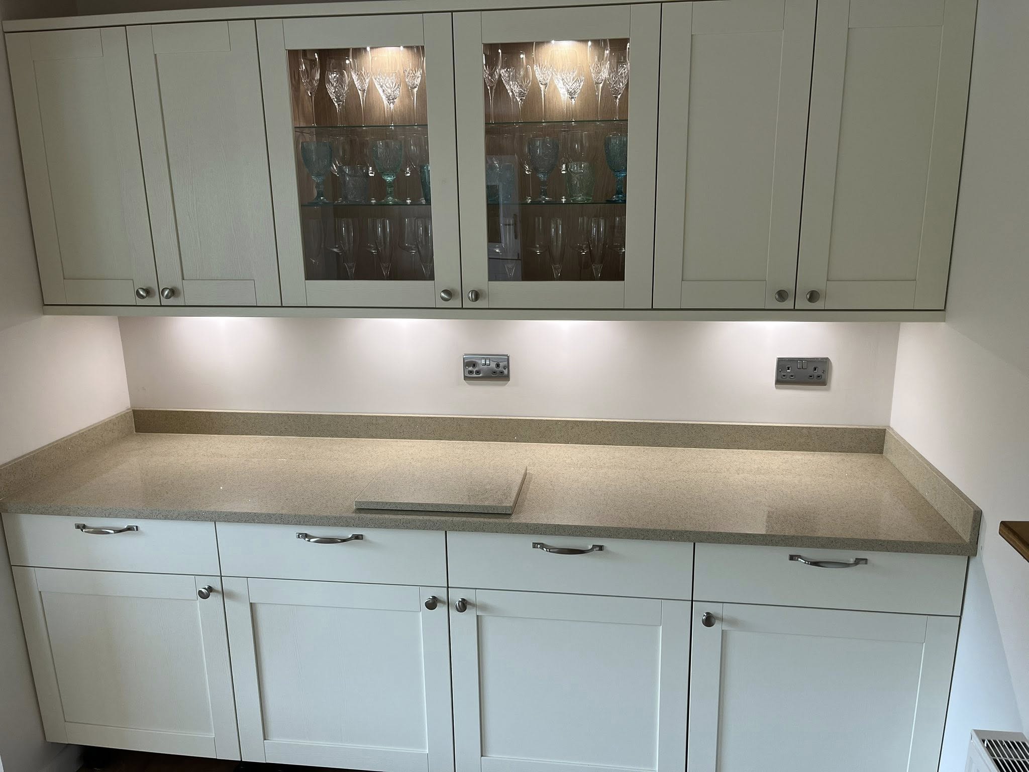 warm, earthy toned kitchen worktop